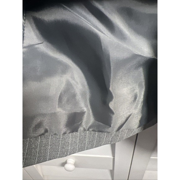 Calvin Klein Pinstripe Two Button Lined Stretch Blazer Size 12 Gray & White - Picture 6 of 11